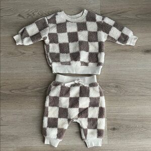 GAP Checkered Cream and Brown Baby 2 -piece set.